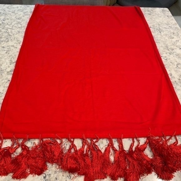 GIVENCHY Wool Wrap Throw - 24”X80” - Picture 14 of 14